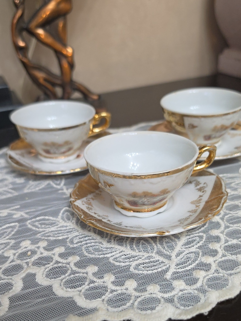 Vtg 1950 Made In Italy White and Gold Porcelain Teacup and Saucer Set Swan